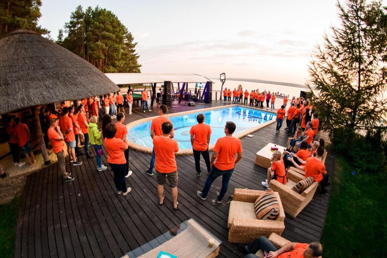 Secret Resort Club Pereyaslav-Khmelʼnytsʼkyy エクステリア 写真