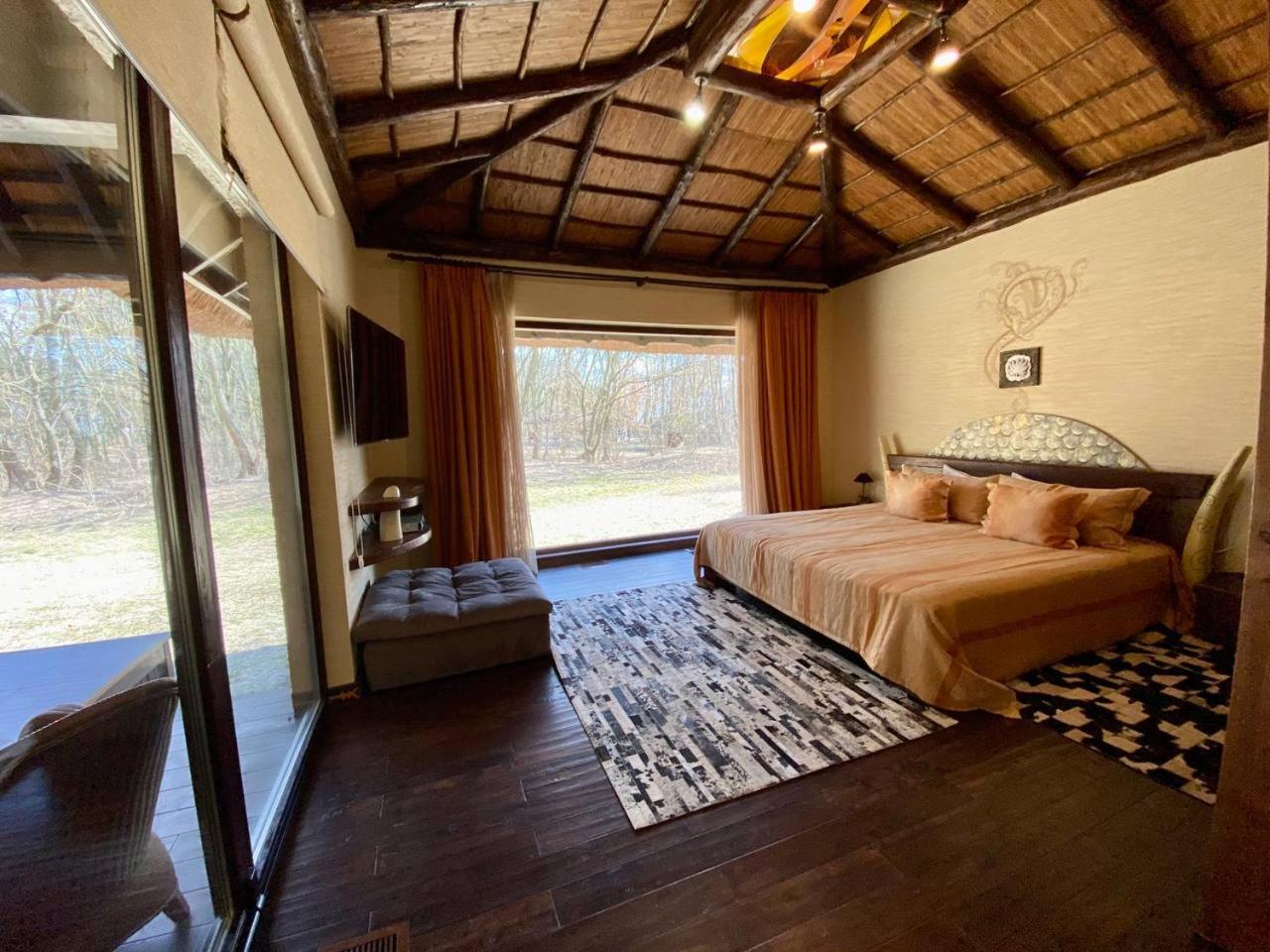 Secret Resort Club Pereyaslav-Khmelʼnytsʼkyy エクステリア 写真