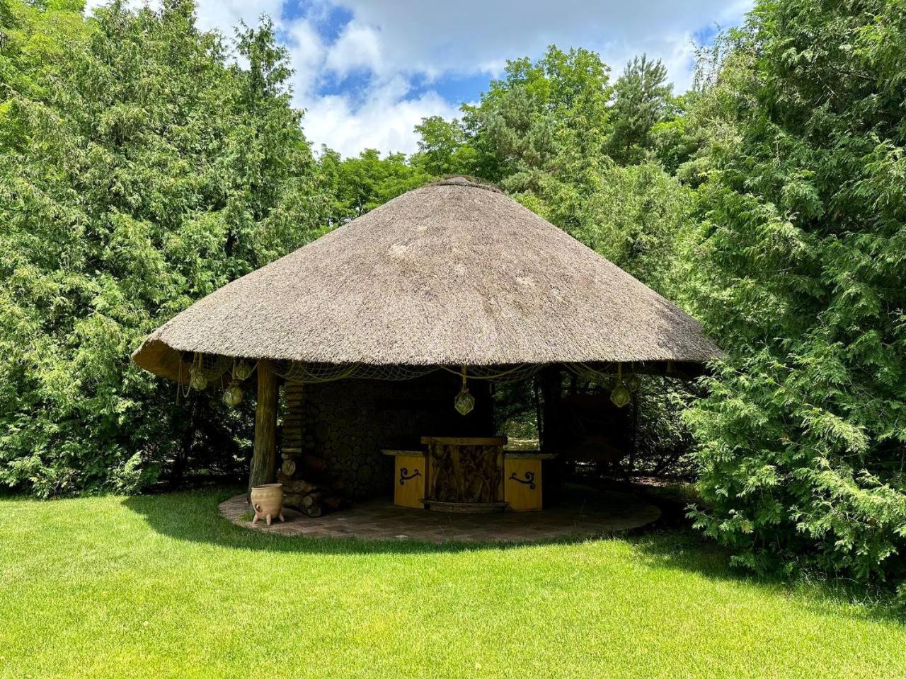Secret Resort Club Pereyaslav-Khmelʼnytsʼkyy エクステリア 写真